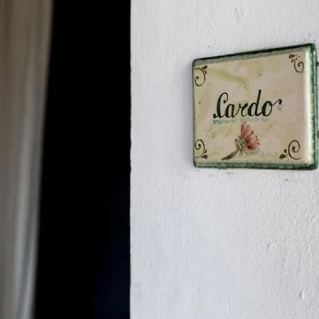 Charming In Near Village Apartment *