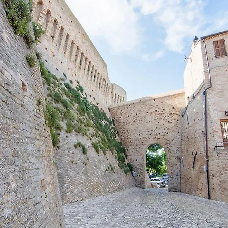 Charming In Near Village Apartment